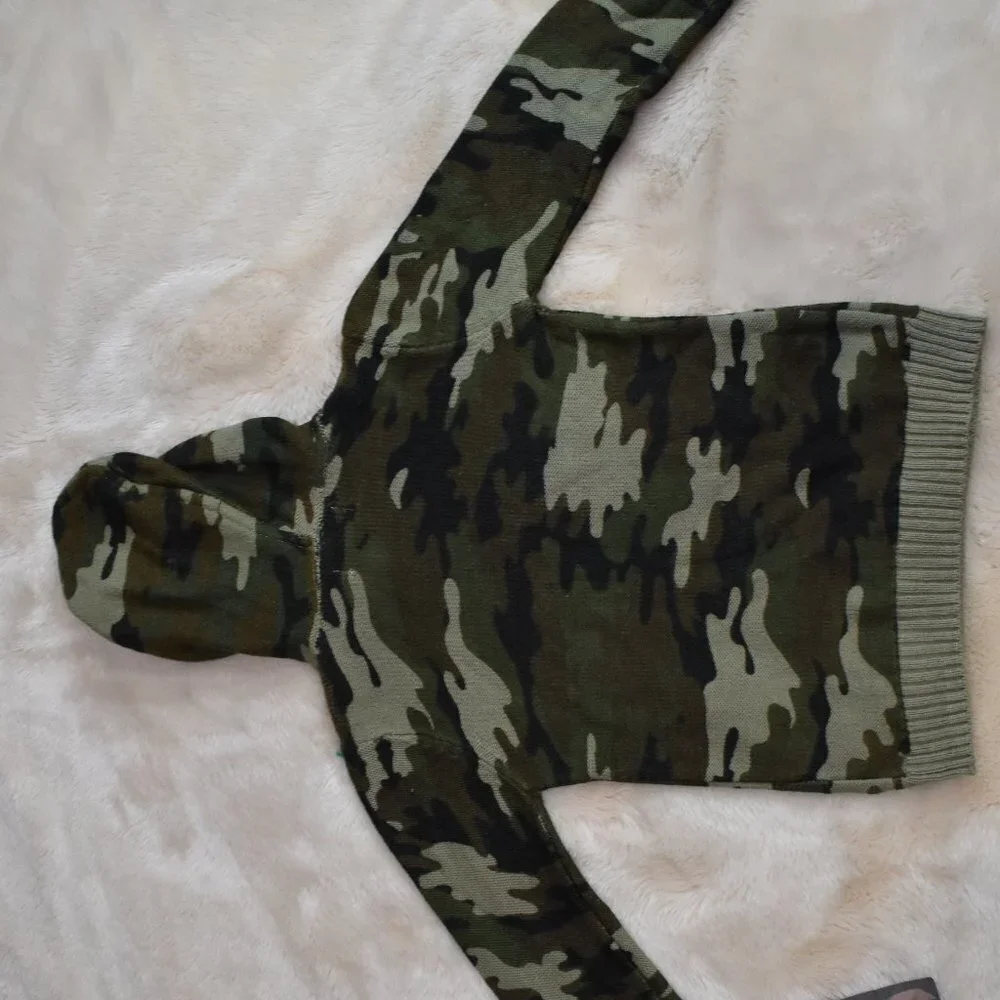 Boys Camo Hooded Sweater Size 5/6 Long Sleeve Knit Green Black